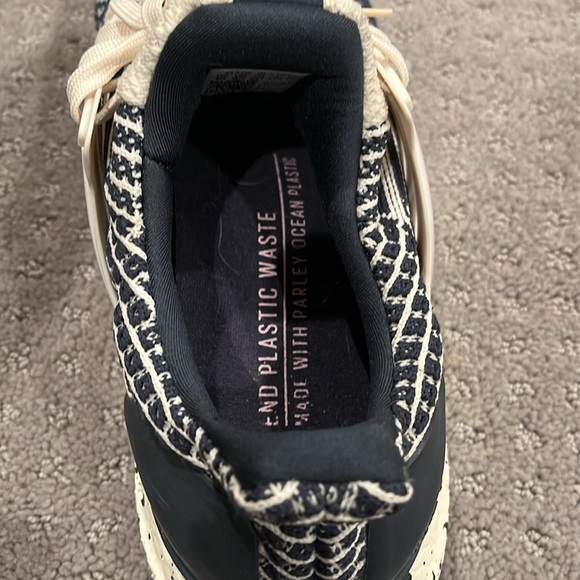 Adidas Ultraboost - Picture 4 of 6